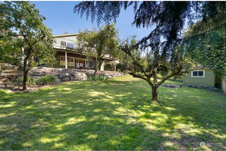 Peaceful City Retreat | Light Rail | Pet Welcome - Kirkland, WA