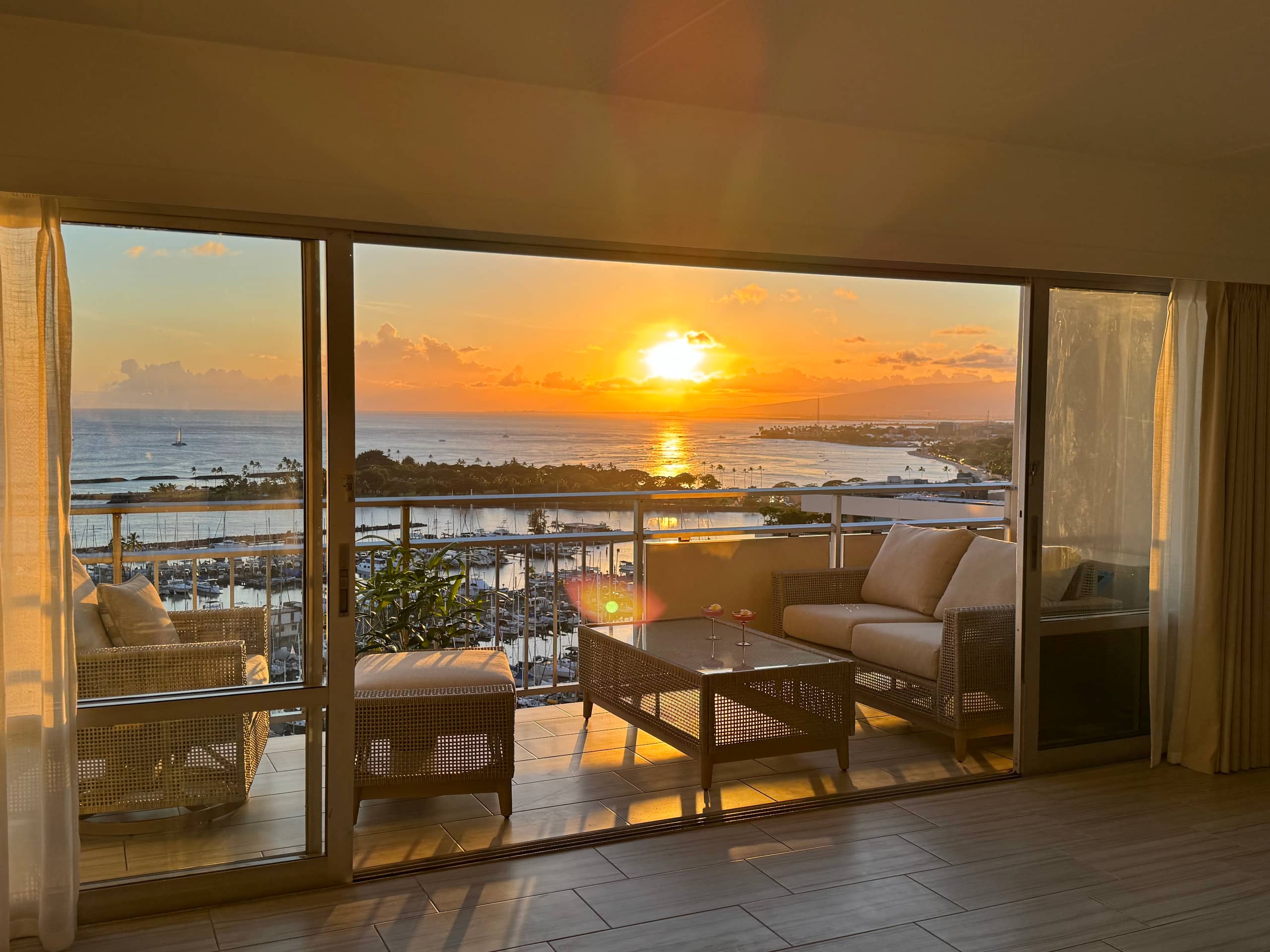 Condo in Honolulu · ★4.9 · 1 bedroom · 2 beds · 1 private bath - Image 7