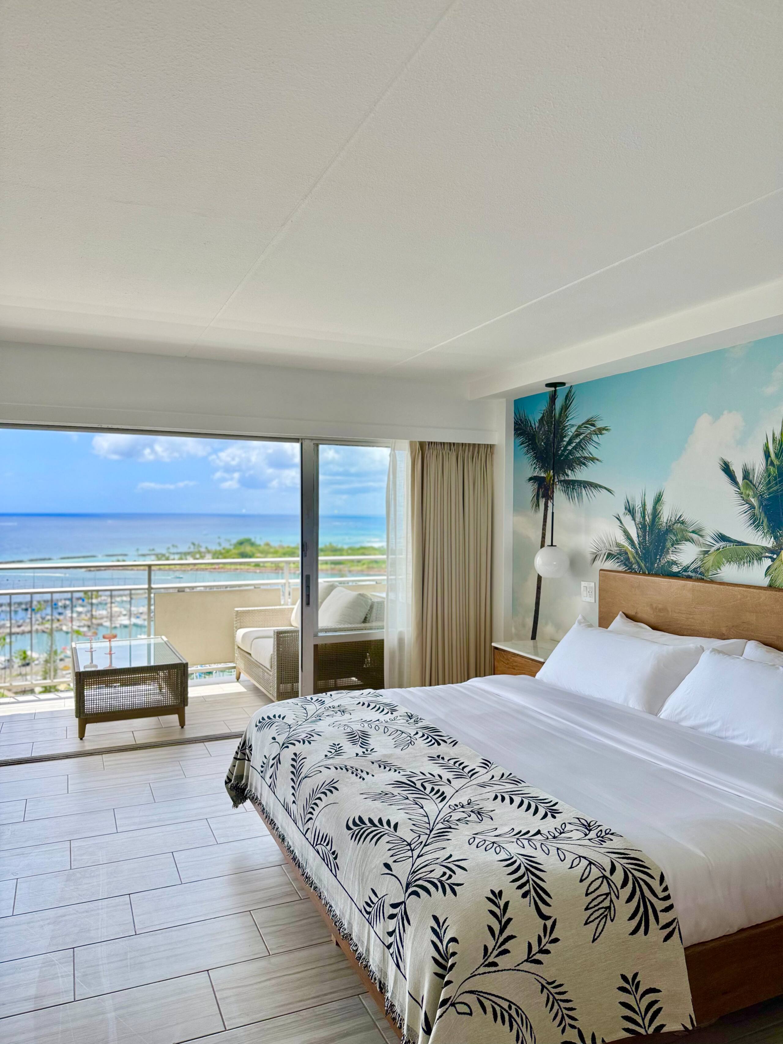 Condo in Honolulu · ★4.9 · 1 bedroom · 2 beds · 1 private bath - Image 14
