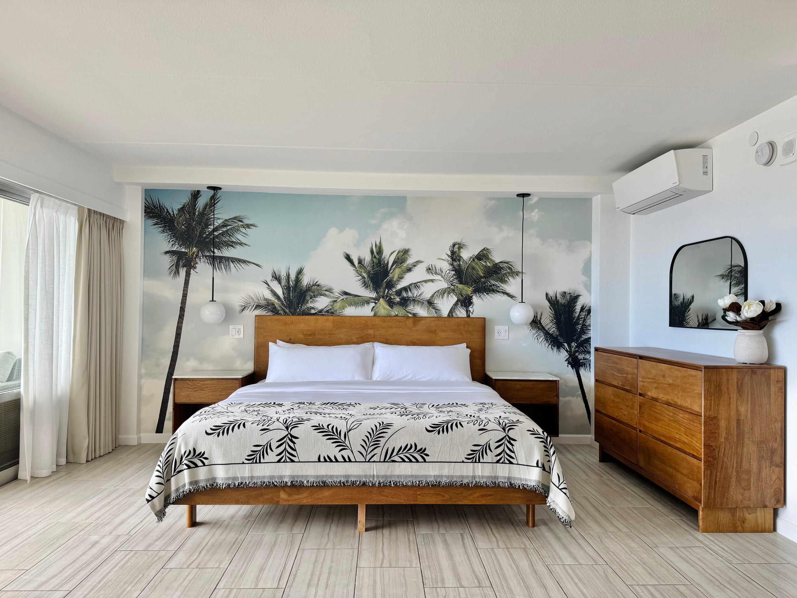 Condo in Honolulu · ★4.9 · 1 bedroom · 2 beds · 1 private bath - Image 19