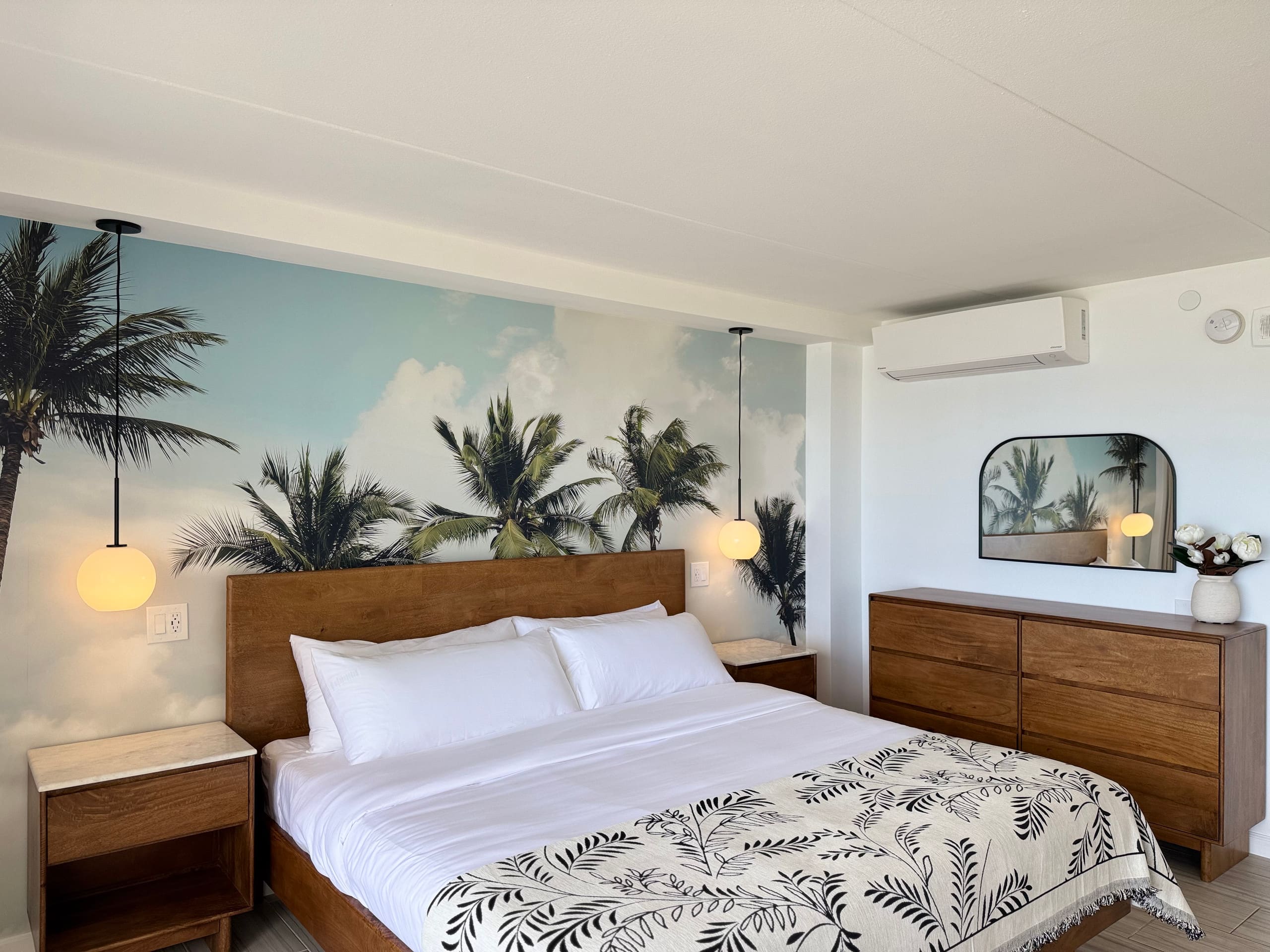 Condo in Honolulu · ★4.9 · 1 bedroom · 2 beds · 1 private bath - Image 22