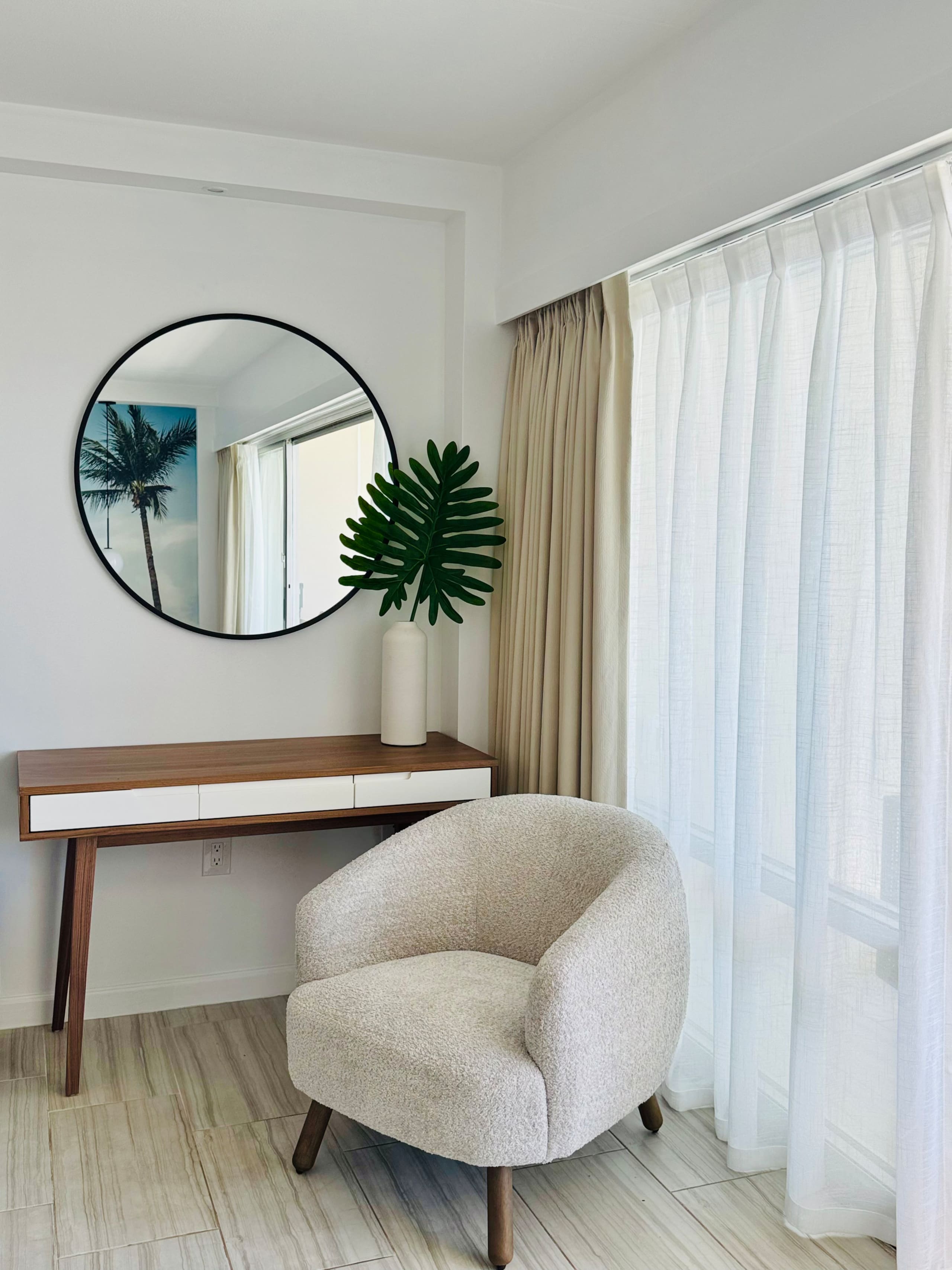 Condo in Honolulu · ★4.9 · 1 bedroom · 2 beds · 1 private bath - Image 18