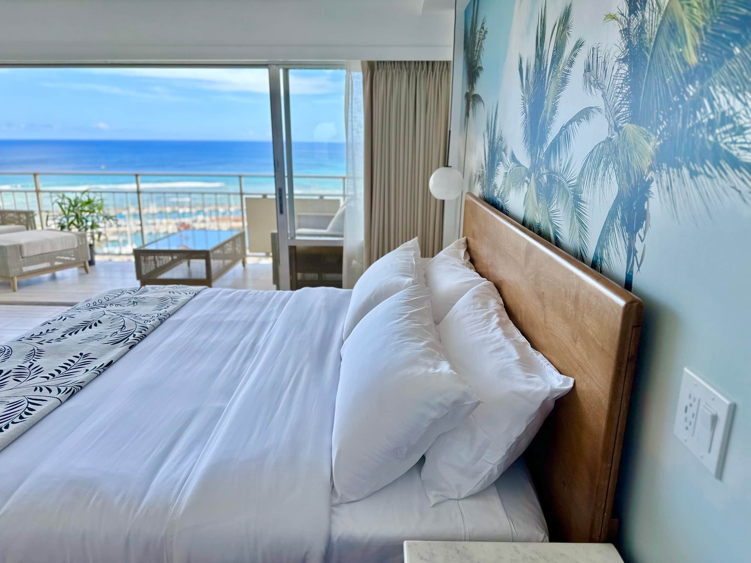 Condo in Honolulu · ★4.9 · 1 bedroom · 2 beds · 1 private bath - Image 13