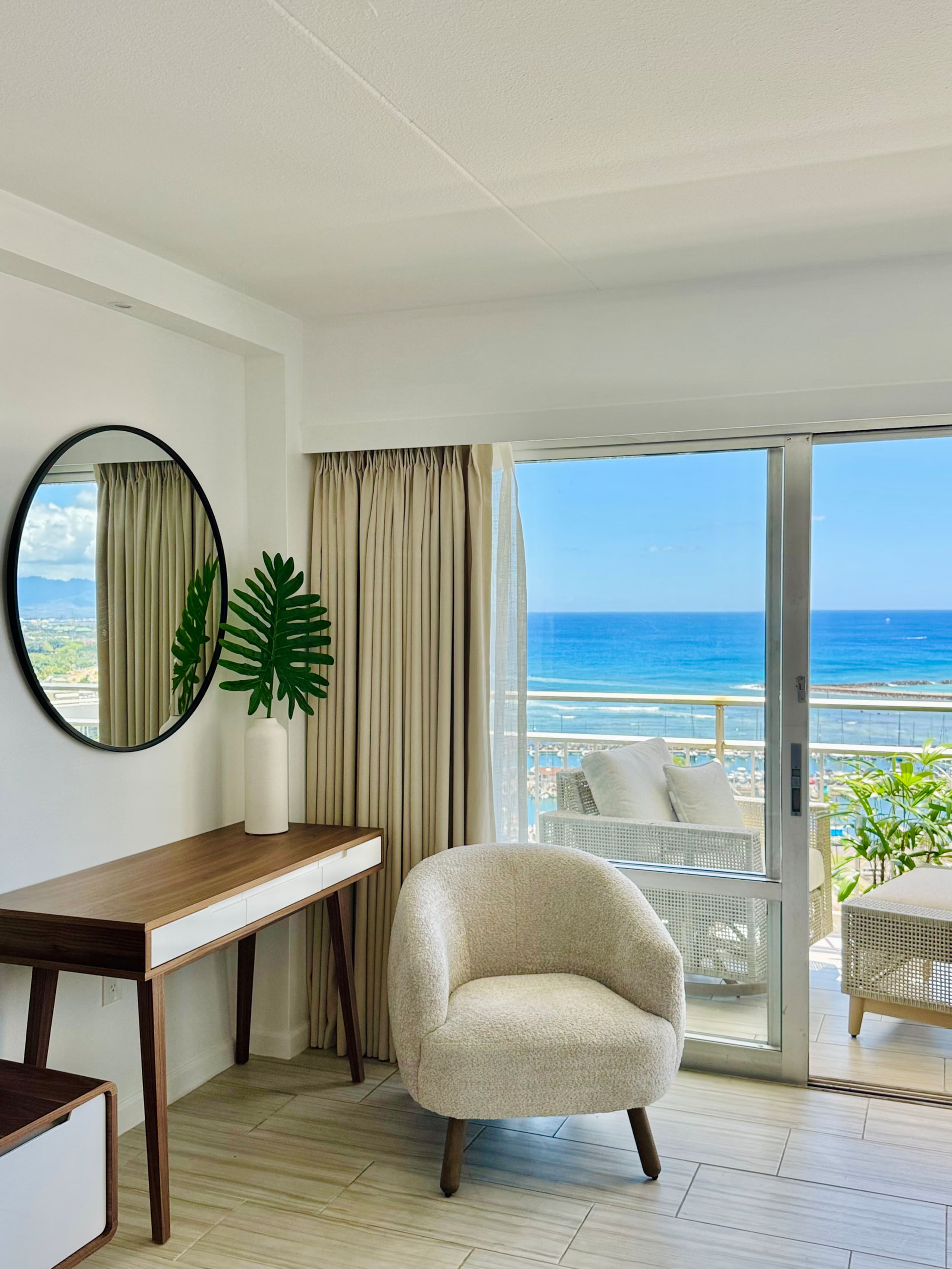 Condo in Honolulu · ★4.9 · 1 bedroom · 2 beds · 1 private bath - Image 17
