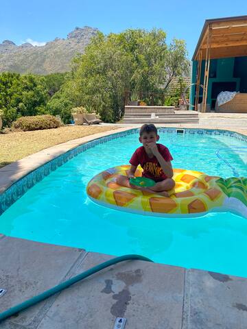 “Mountains and Sea” family home for 6 in Hout Bay gallery image 3