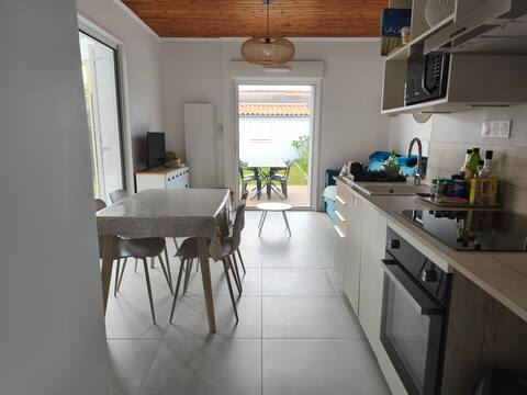 Popular Airbnb listing: Thalassa House 3 * - Close to center & Thalasso in Pornic