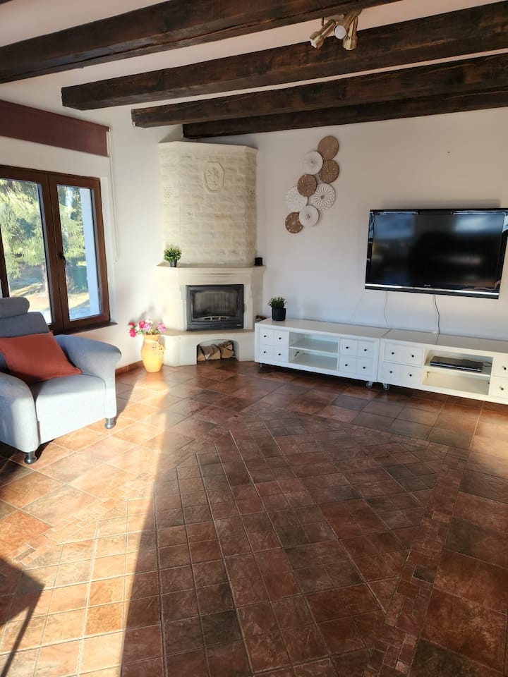 Cabana Dealul Negru
 Sală De Party + Tenis - Comuna Beliș