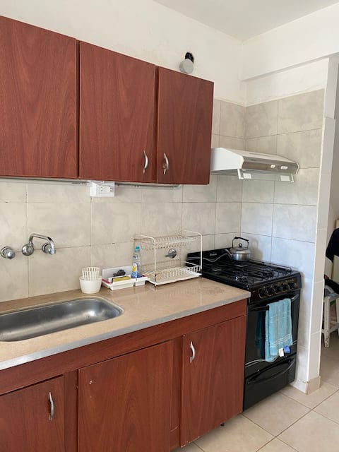 Airbnb con mejor rendimiento: Pet-friendly duplex 1 block from the beach en Zacagnini Jose Manuel