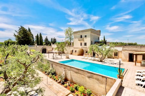 [Castle with pool] Sea view + tennis court