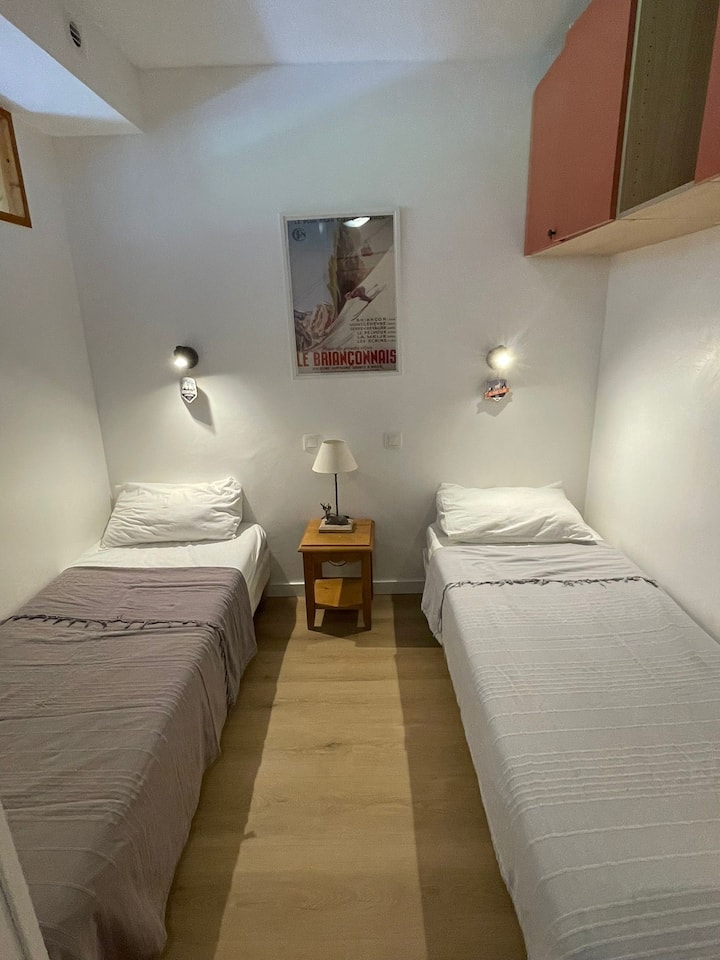 საძინებელი 1