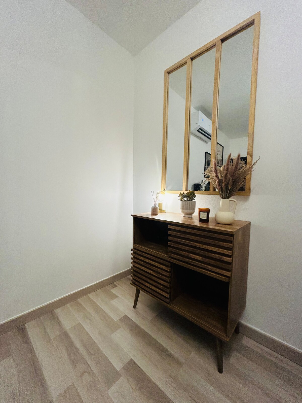 客厅内的储物空间 