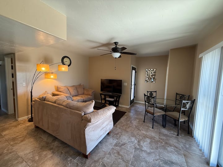 Quiet, Cozy Full Home Near A Mountain - Tucson, AZ
