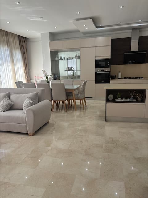 Beautiful apartment in the heart of Hydra