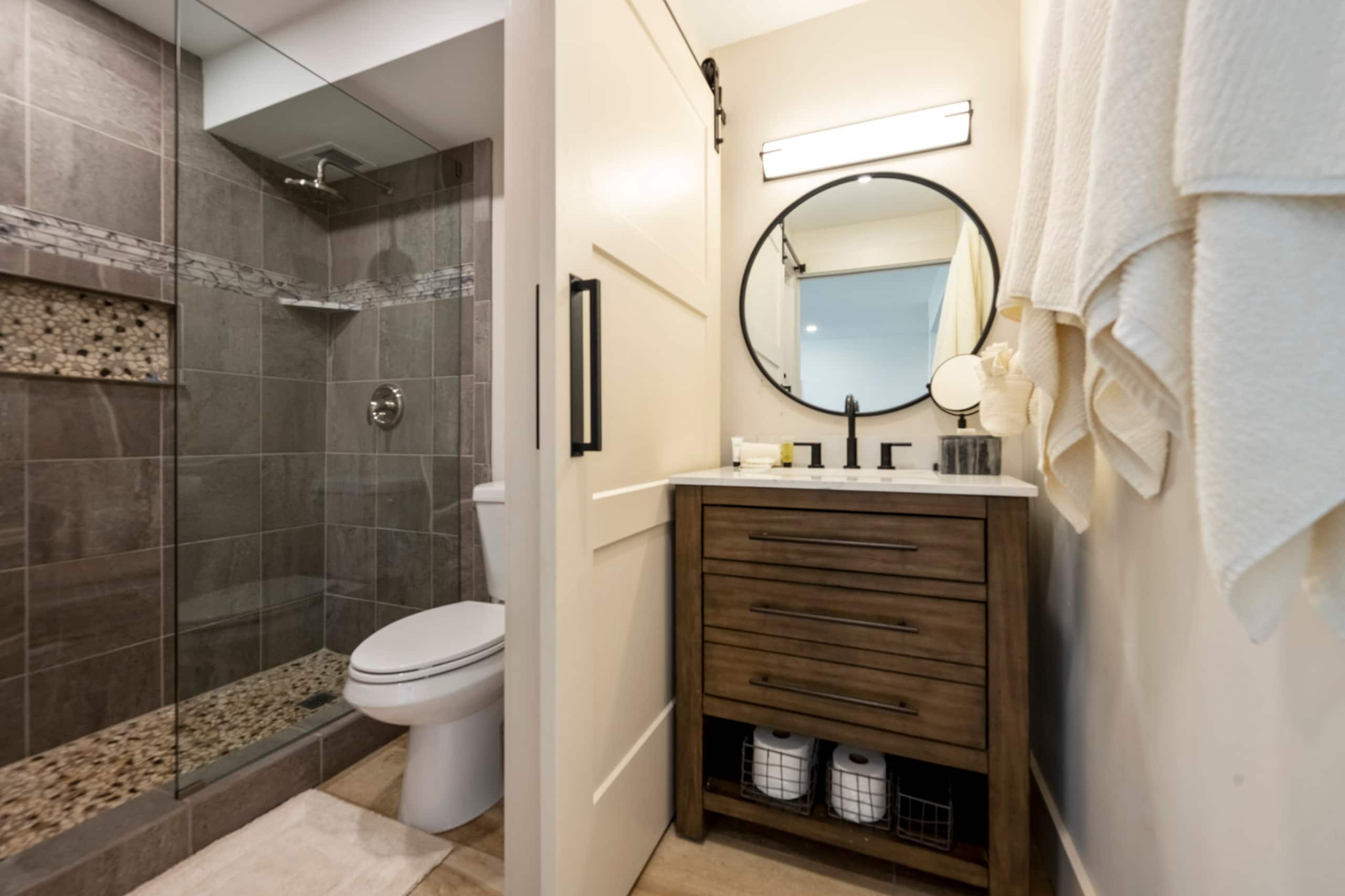 Condo in Lahaina · ★4.94 · 1 bedroom · 2 beds · 1 private bath - Image 27