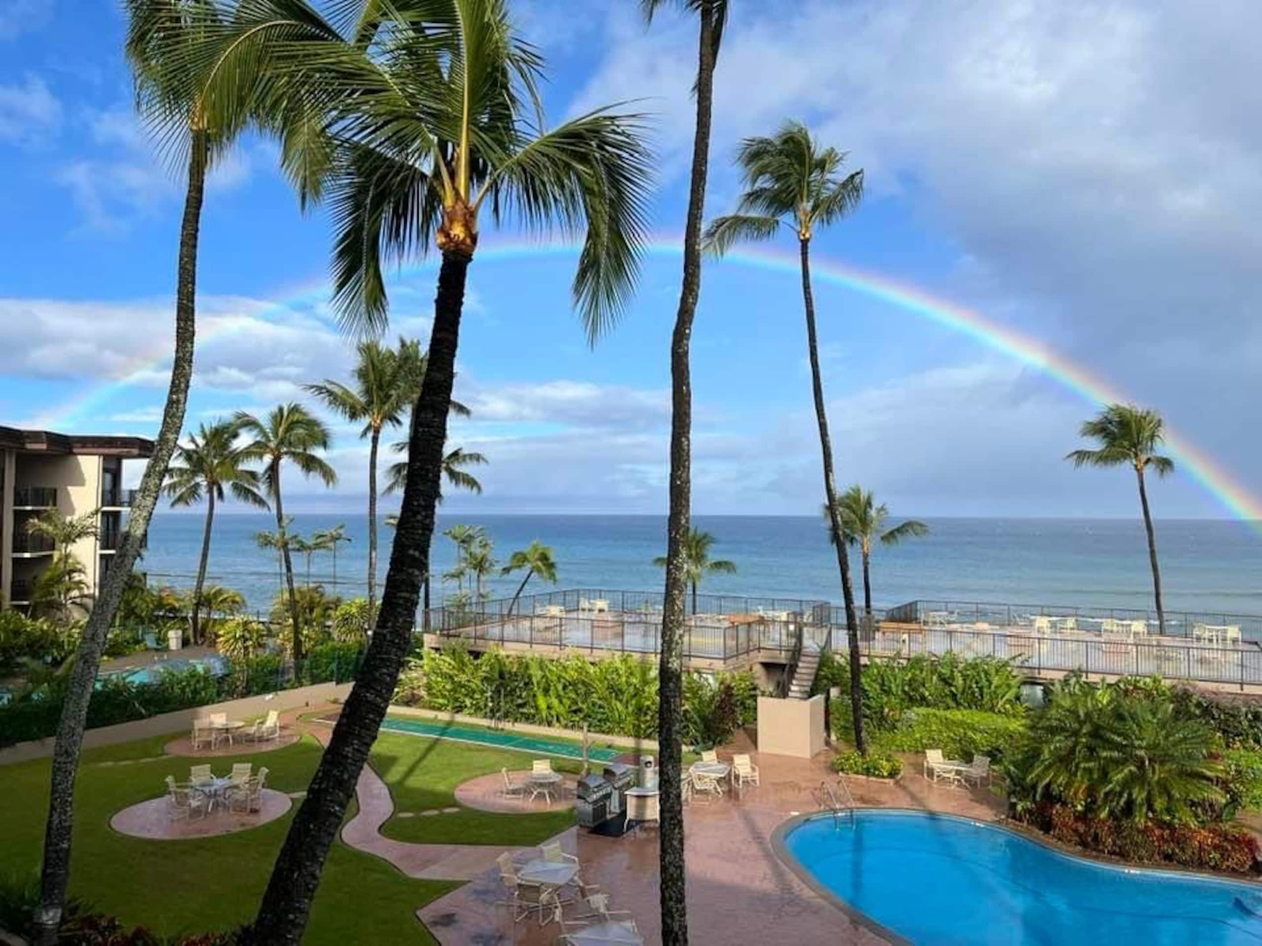 Condo in Lahaina · ★4.94 · 1 bedroom · 2 beds · 1 private bath - Image 43