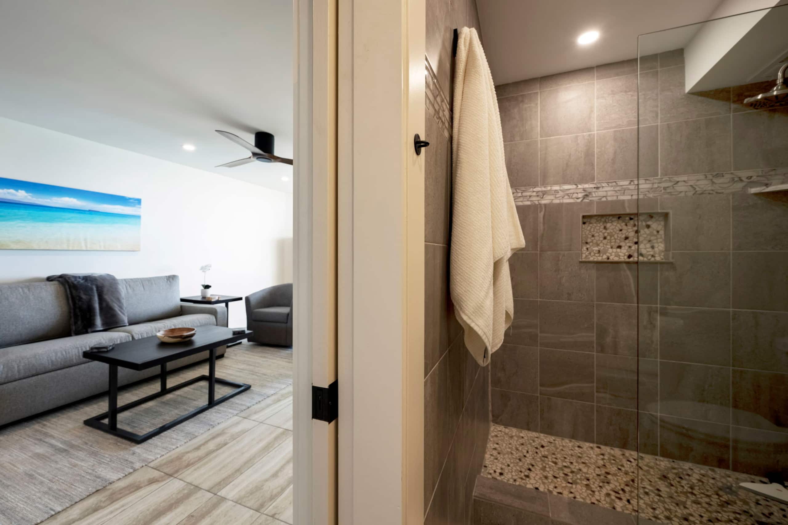 Condo in Lahaina · ★4.94 · 1 bedroom · 2 beds · 1 private bath - Image 32