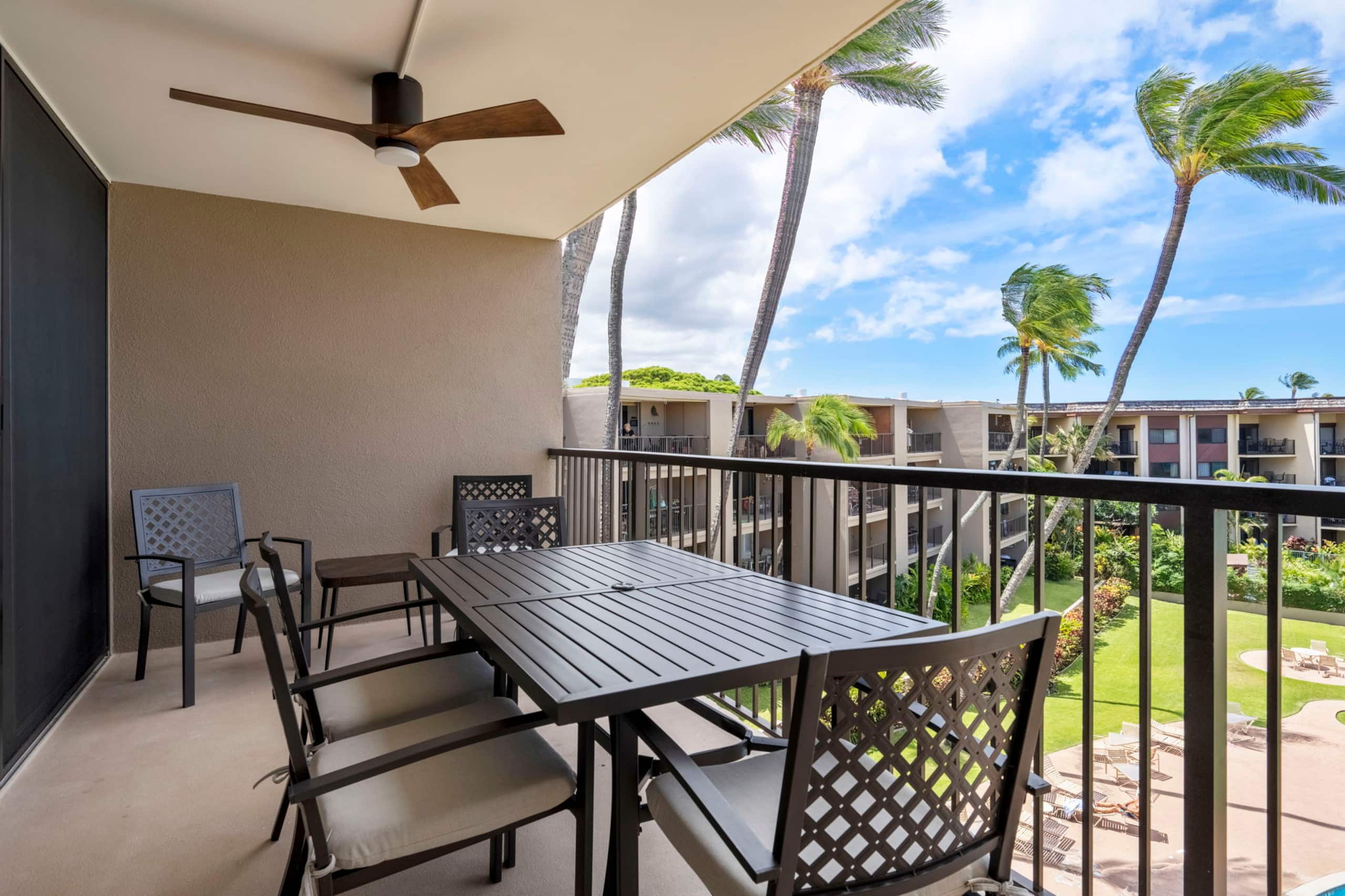 Condo in Lahaina · ★4.94 · 1 bedroom · 2 beds · 1 private bath - Image 40