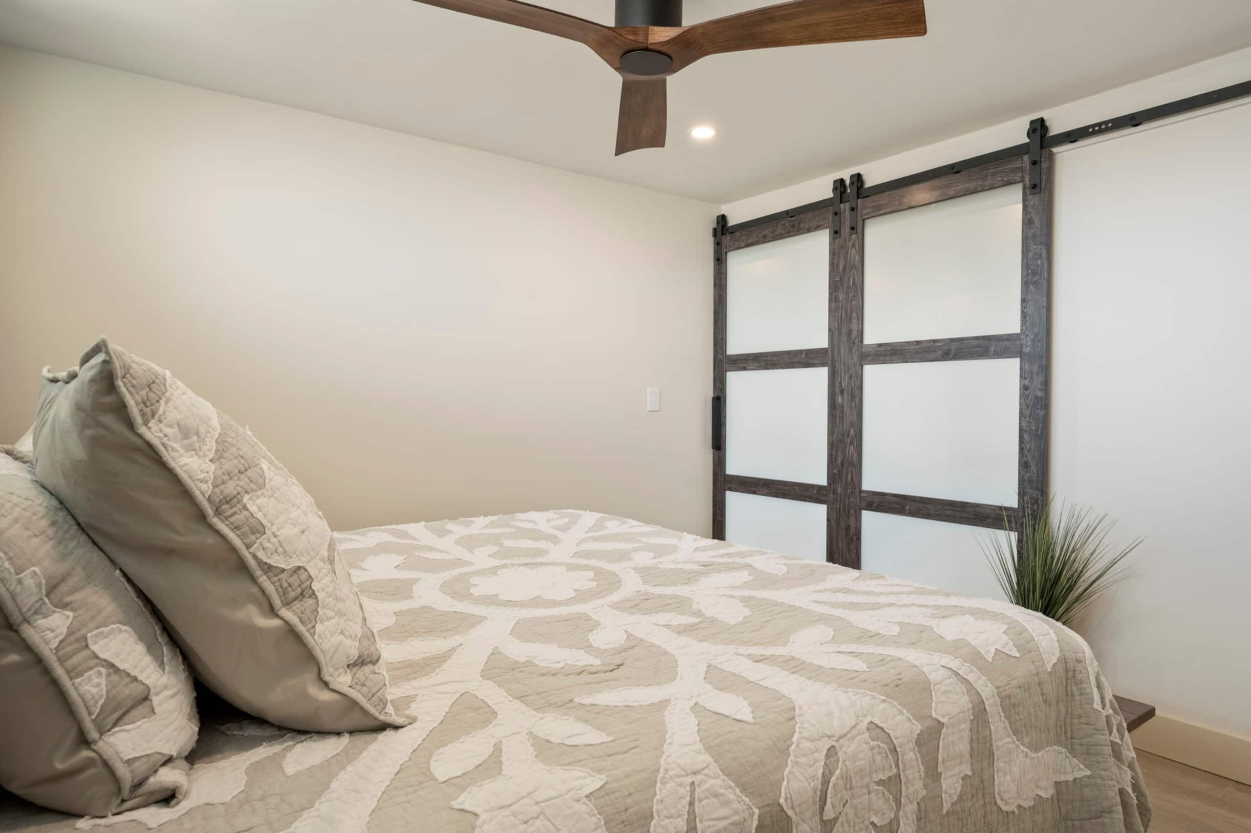 Condo in Lahaina · ★4.94 · 1 bedroom · 2 beds · 1 private bath - Image 25