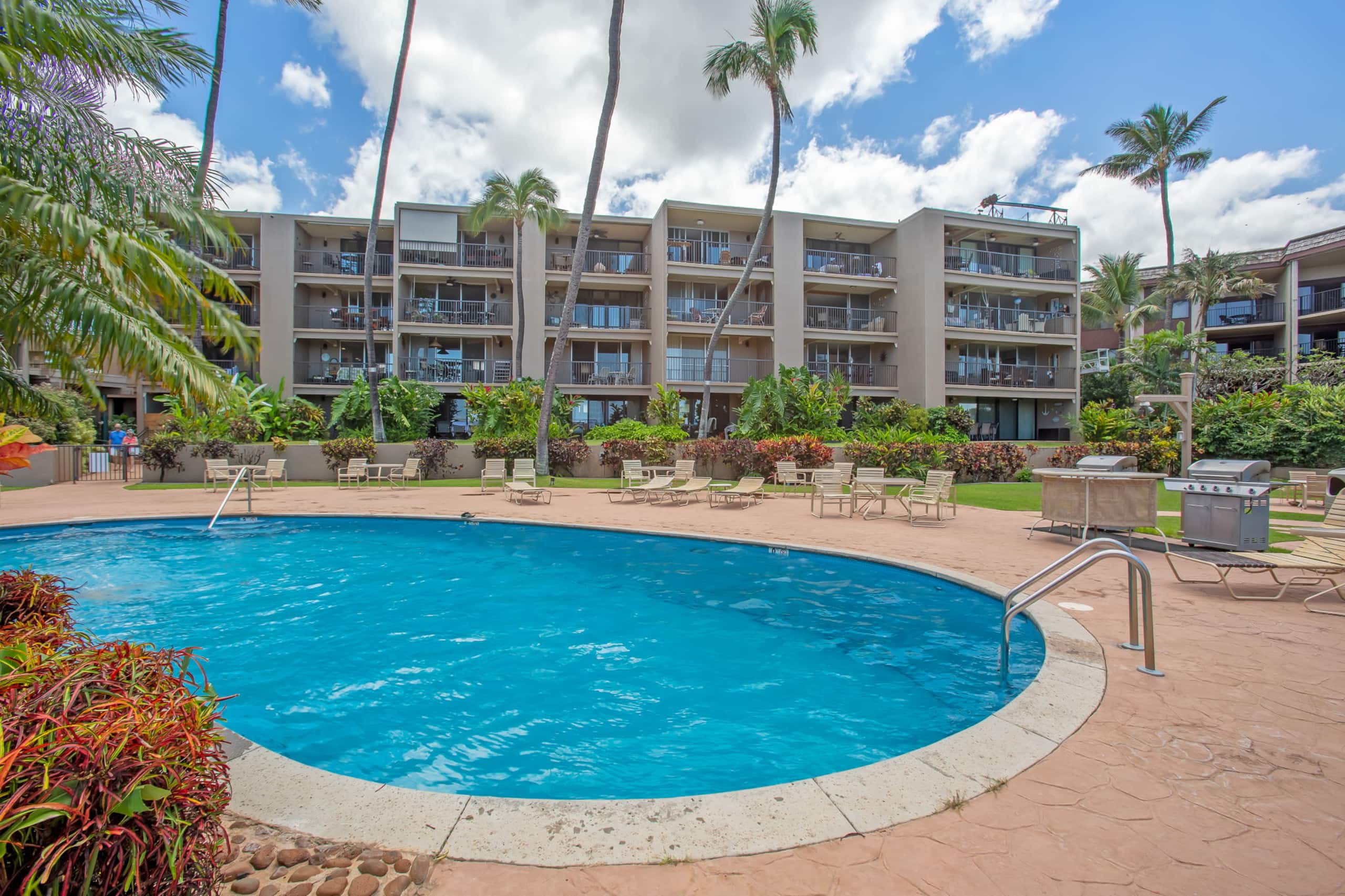Condo in Lahaina · ★4.94 · 1 bedroom · 2 beds · 1 private bath - Image 49
