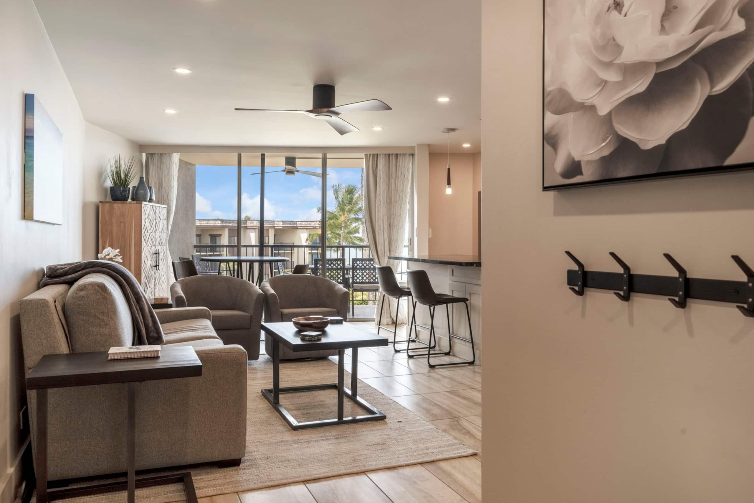 Condo in Lahaina · ★4.94 · 1 bedroom · 2 beds · 1 private bath - Image 2
