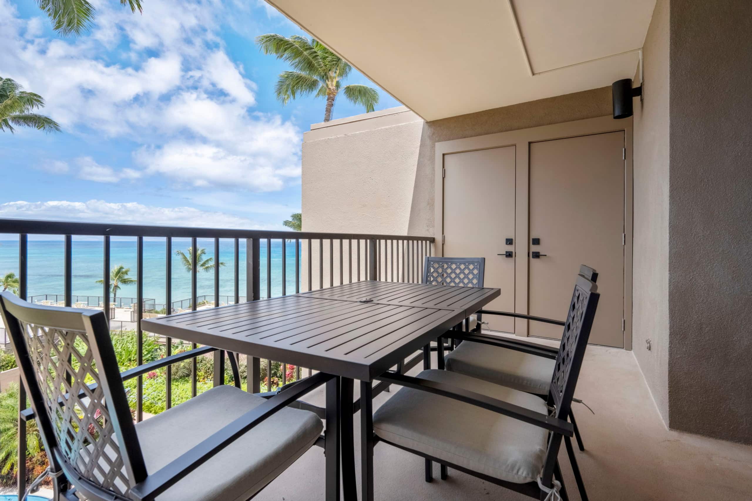 Condo in Lahaina · ★4.94 · 1 bedroom · 2 beds · 1 private bath - Image 33
