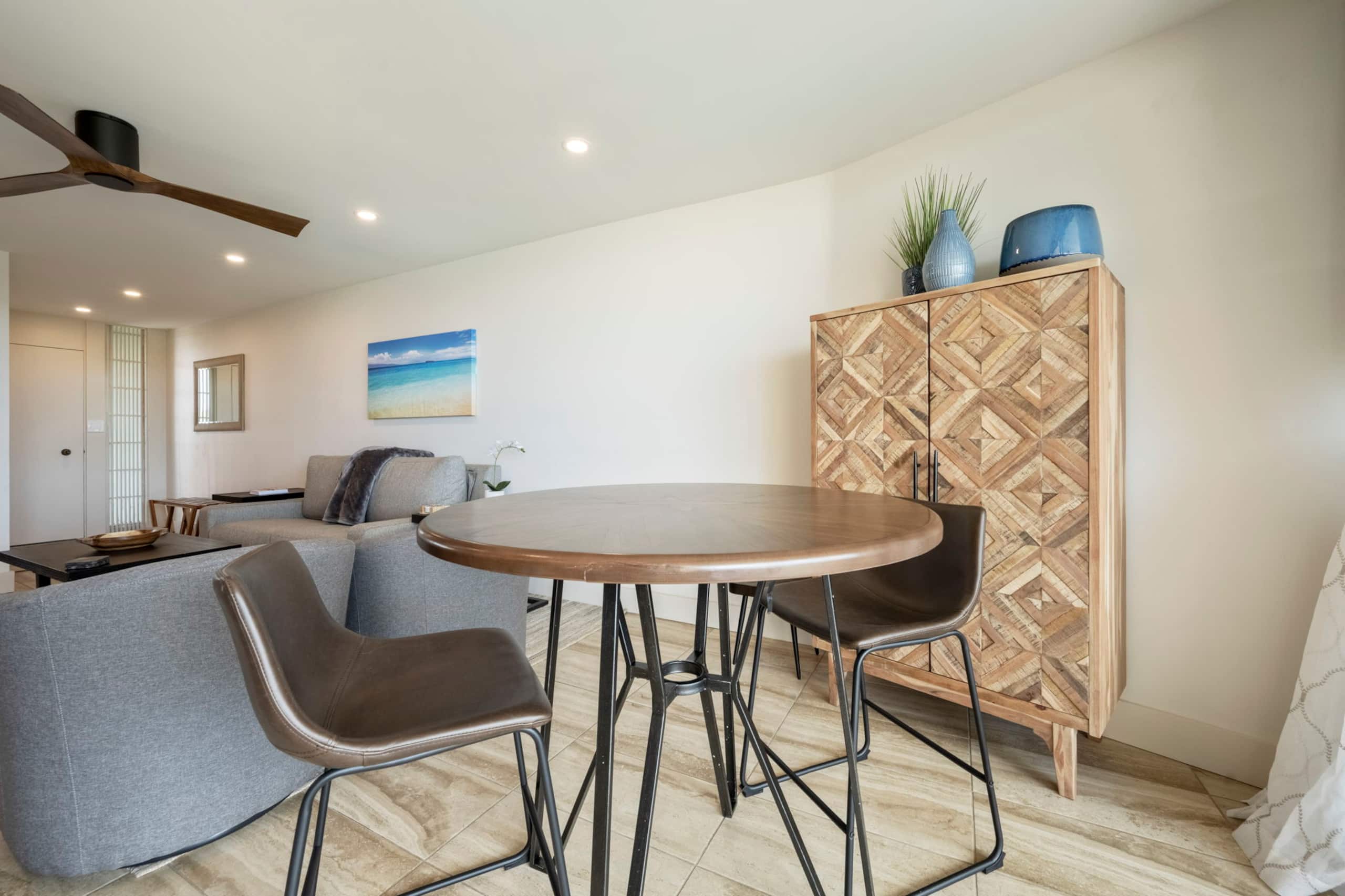 Condo in Lahaina · ★4.94 · 1 bedroom · 2 beds · 1 private bath - Image 18