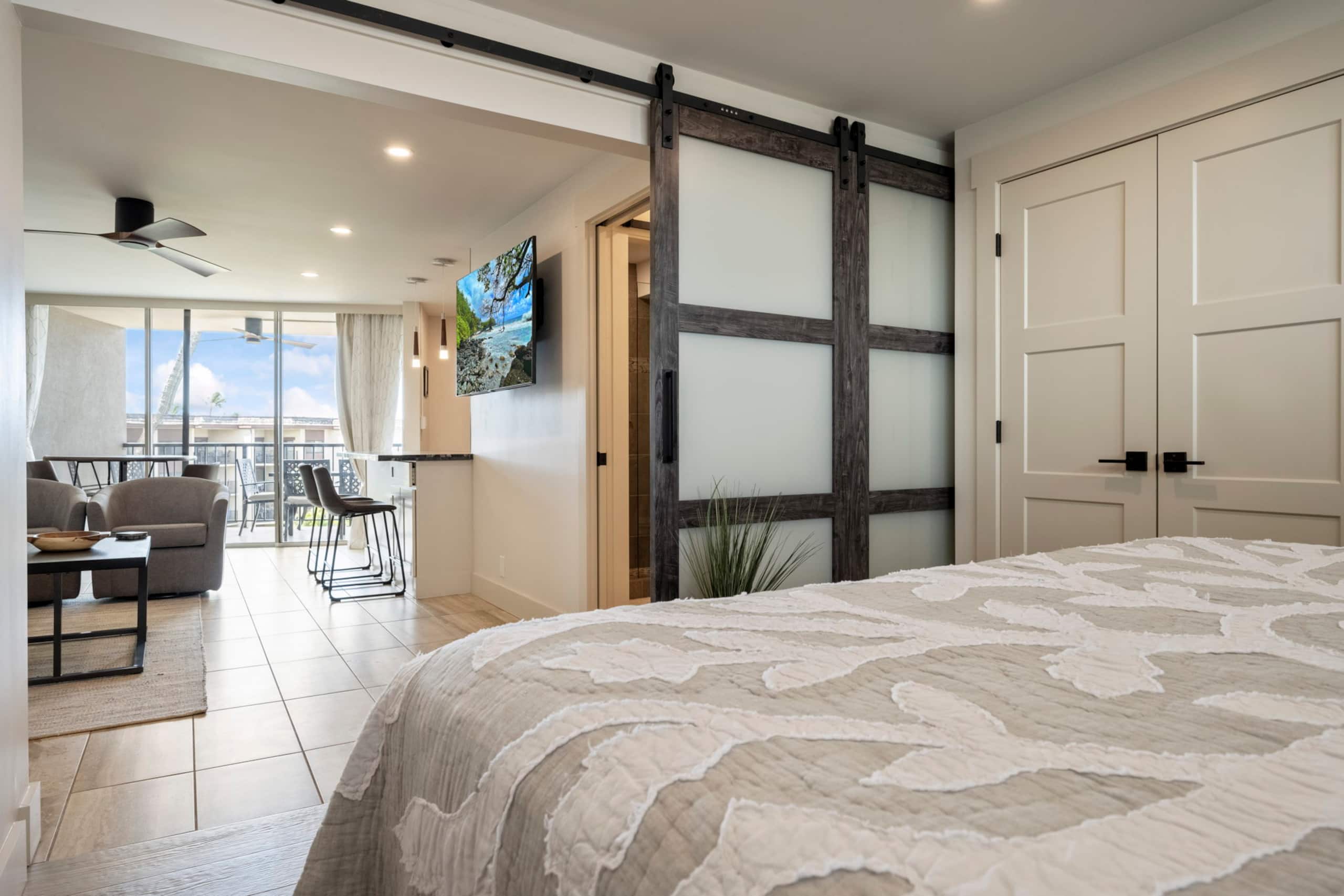 Condo in Lahaina · ★4.94 · 1 bedroom · 2 beds · 1 private bath - Image 24