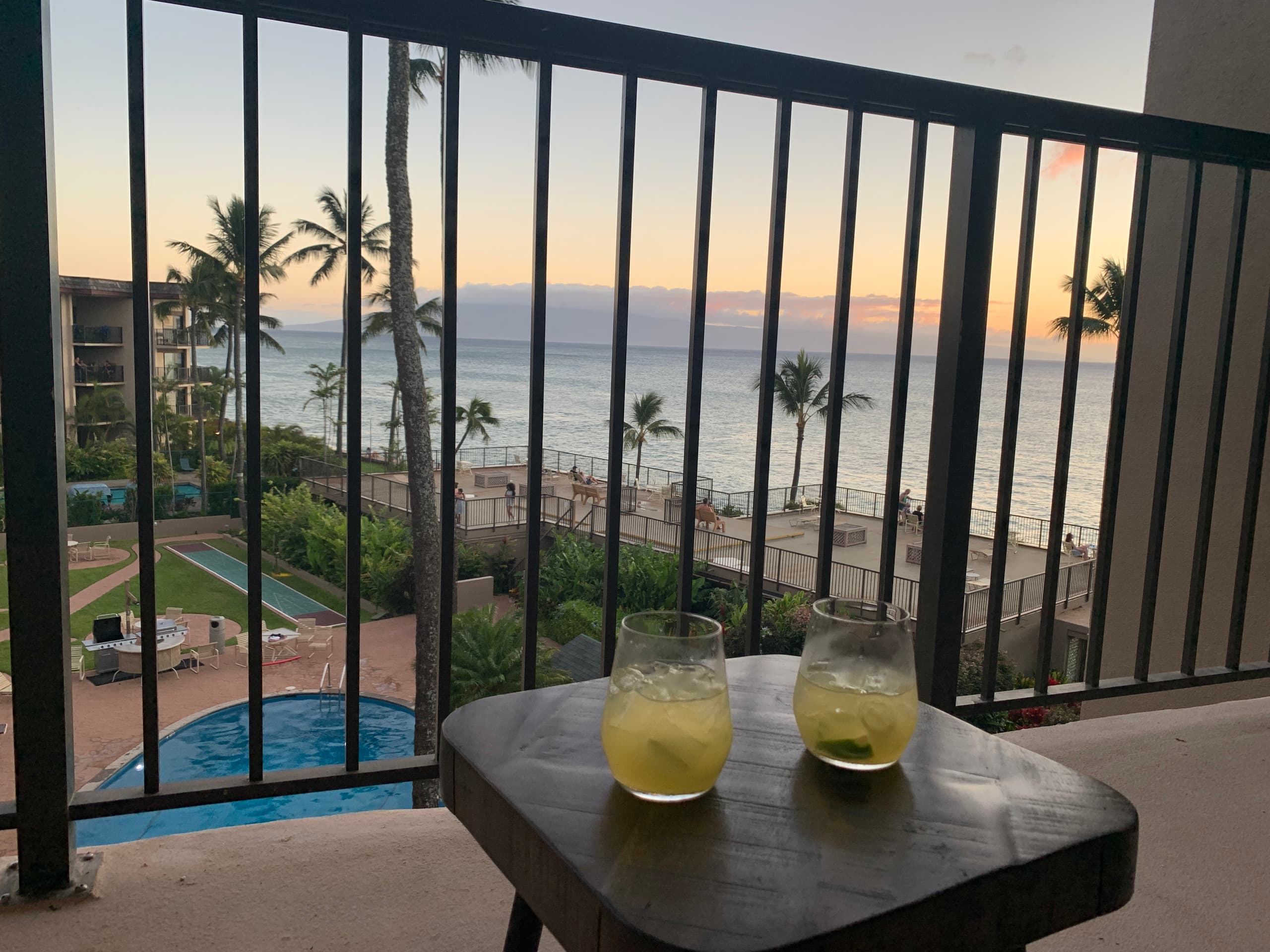 Condo in Lahaina · ★4.94 · 1 bedroom · 2 beds · 1 private bath - Image 35