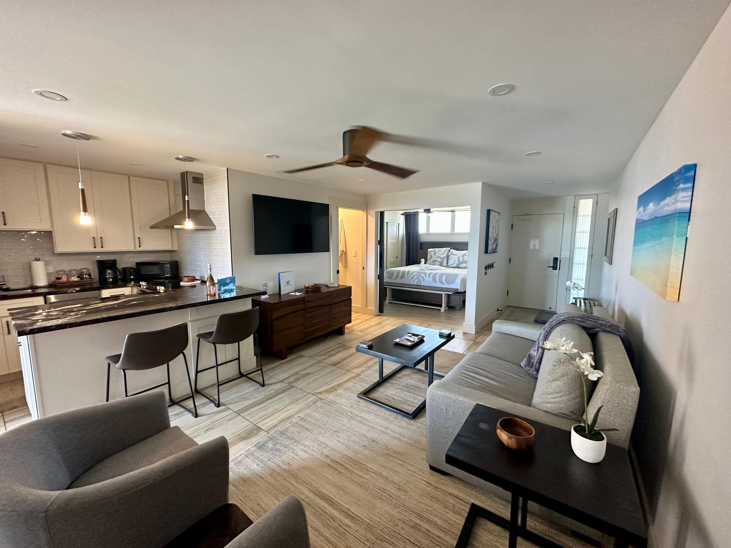 Condo in Lahaina · ★4.94 · 1 bedroom · 2 beds · 1 private bath - Image 5