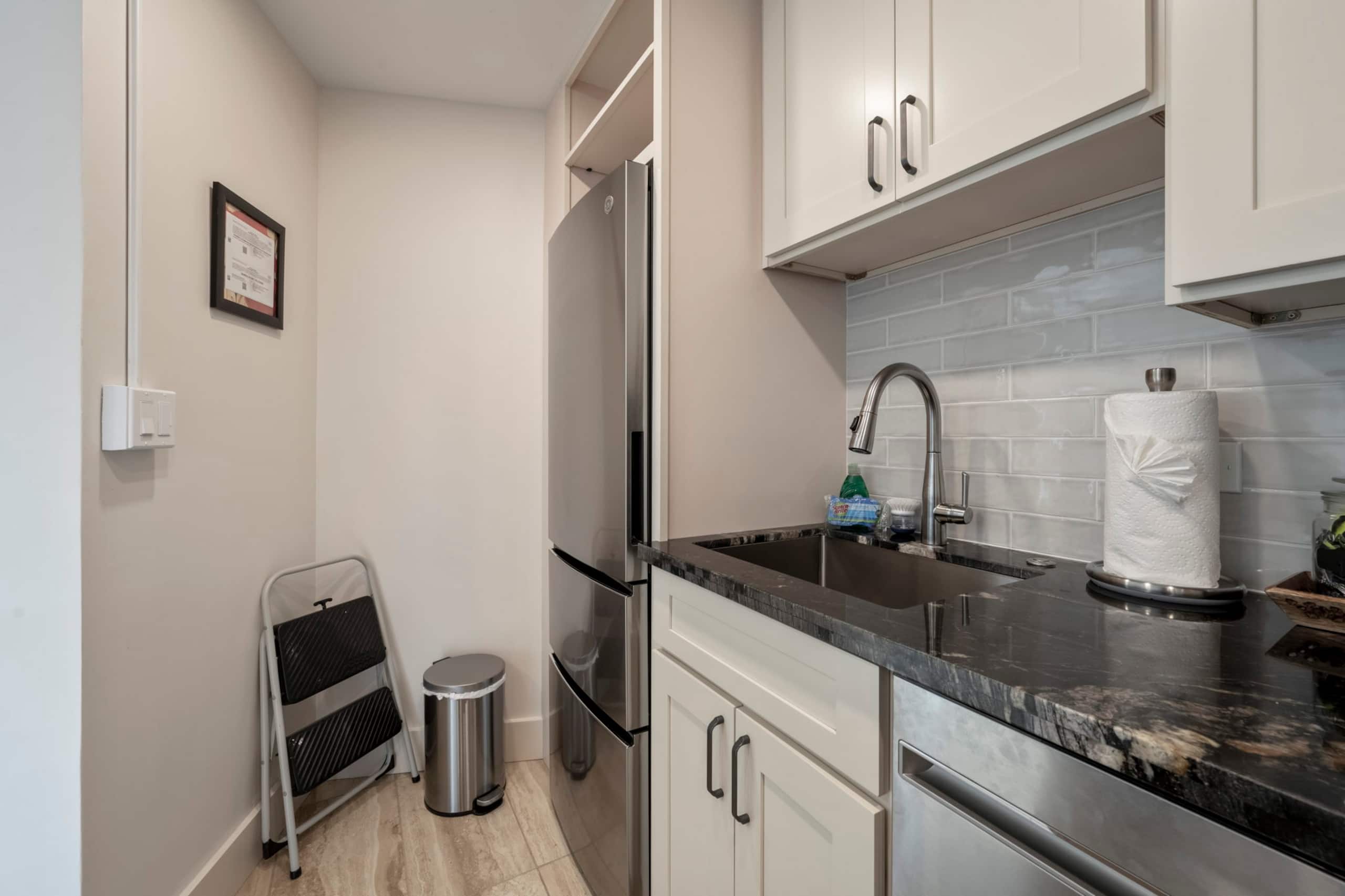 Condo in Lahaina · ★4.94 · 1 bedroom · 2 beds · 1 private bath - Image 15