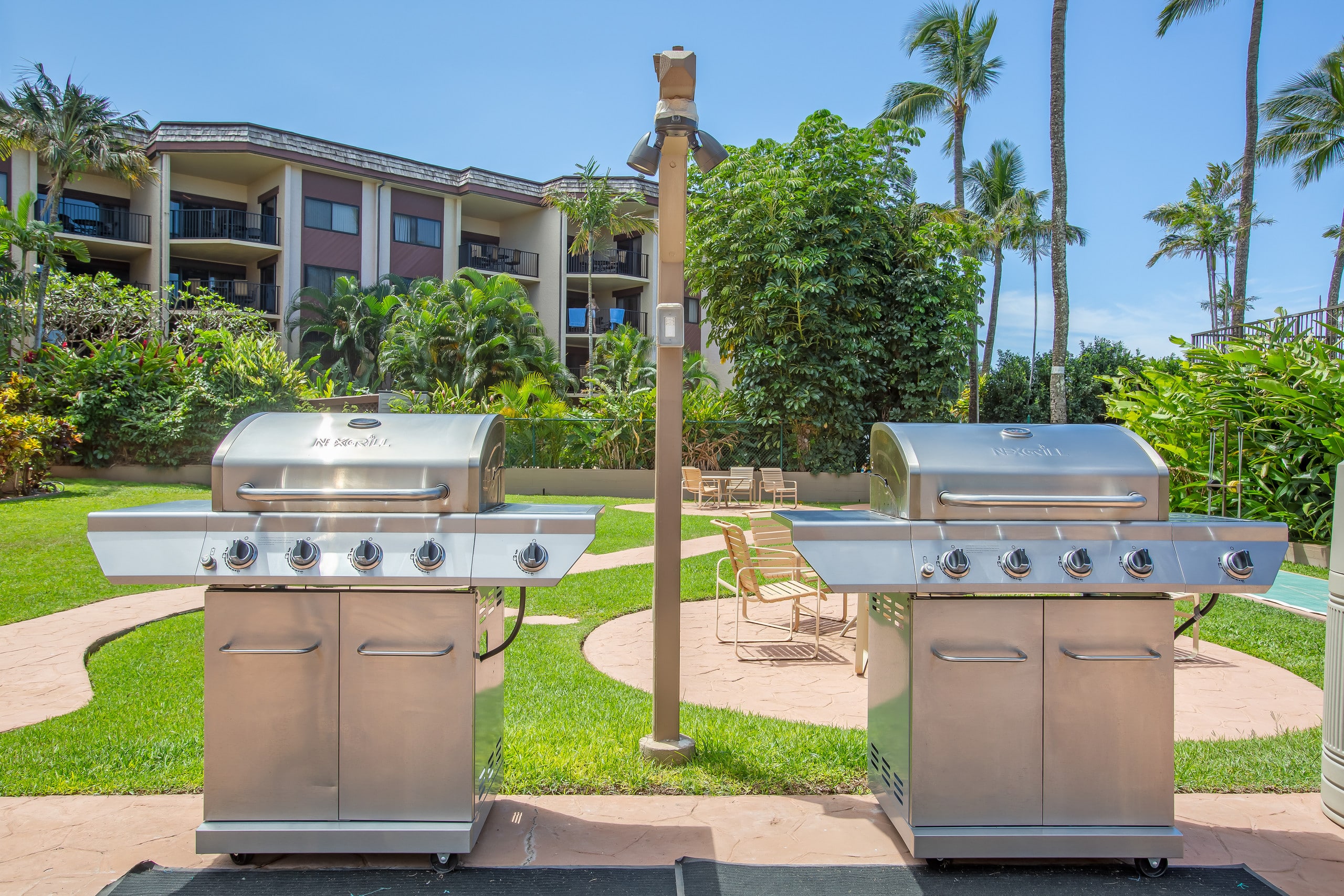 Condo in Lahaina · ★4.94 · 1 bedroom · 2 beds · 1 private bath - Image 56