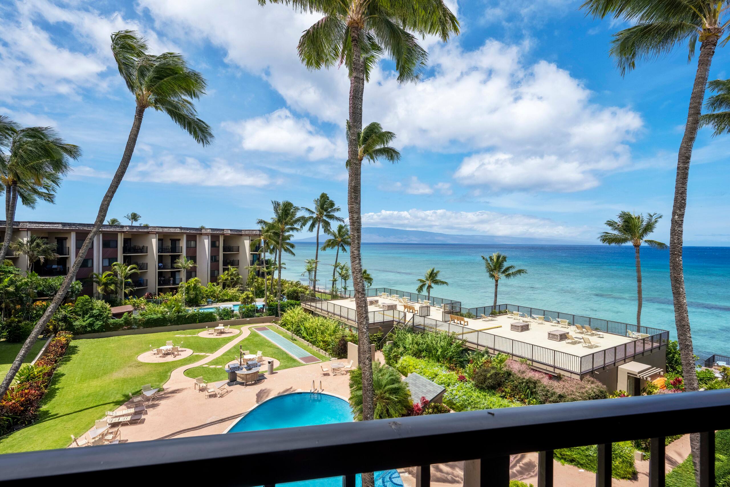 Condo in Lahaina · ★4.94 · 1 bedroom · 2 beds · 1 private bath - Image 1