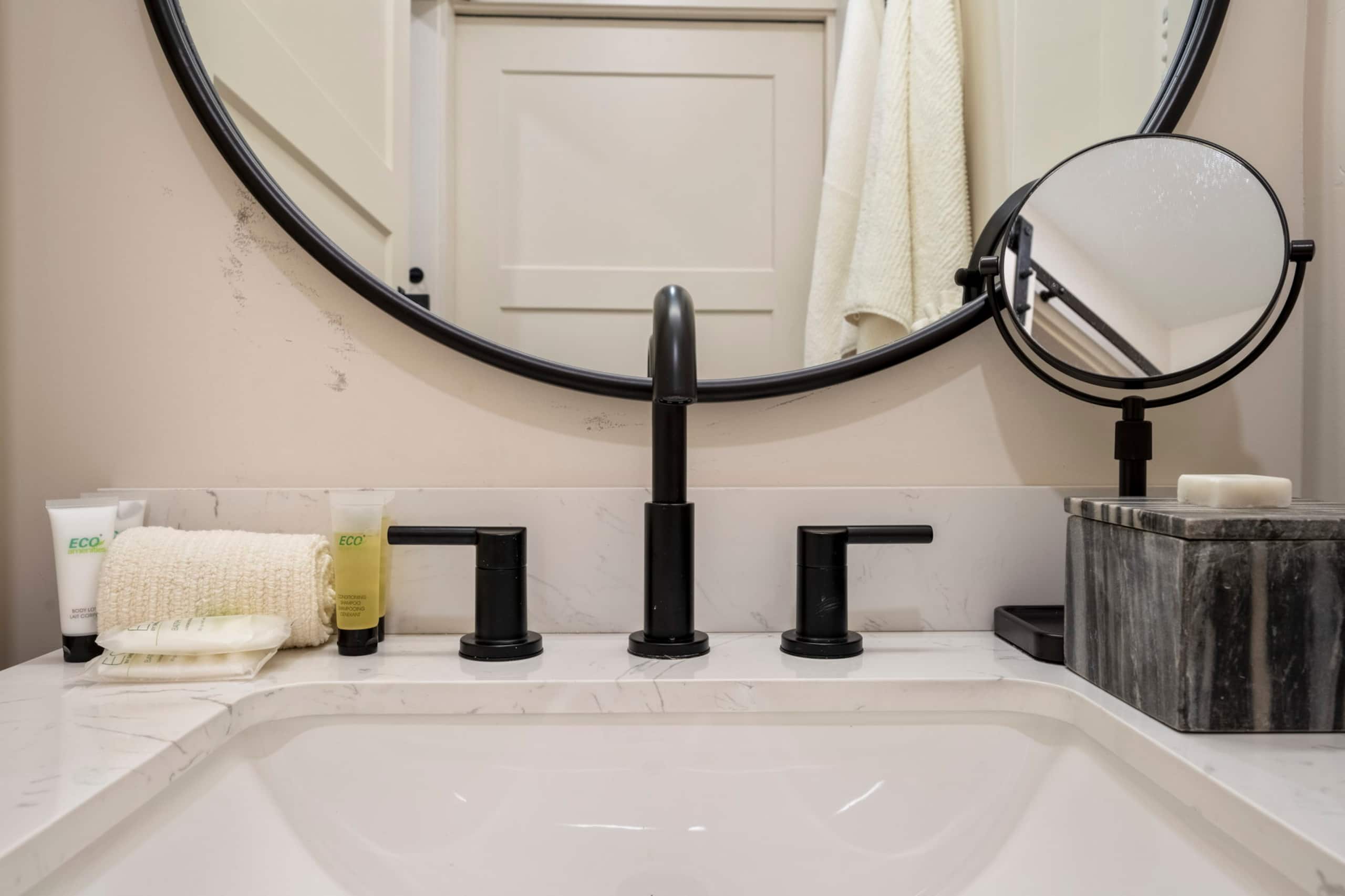 Condo in Lahaina · ★4.94 · 1 bedroom · 2 beds · 1 private bath - Image 28