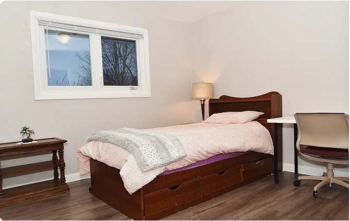 Ottawa/nepean Private Room 1 (Book At Least 30 N) - Ottawa
