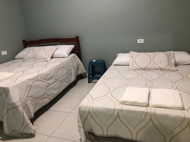 חדר שינה 3  עם חדר רחצה ומיזוג אוויר 