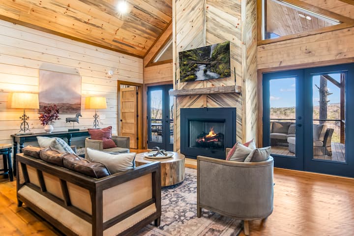 Luxe Cabin With Stunning River Views - Ellijay, GA
