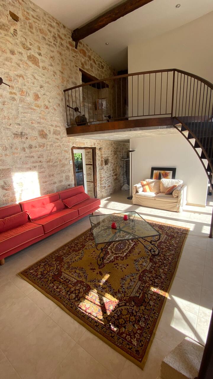 غرفة المعيشة