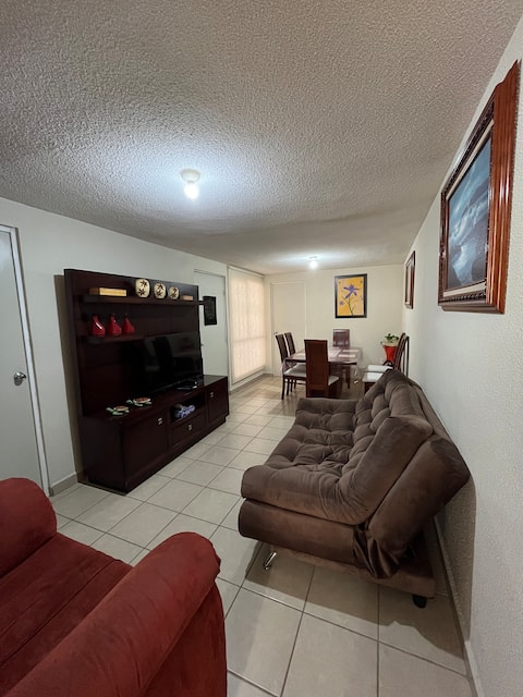 Popular Airbnb listing: Cozy ground floor house 9 minutes from Antea Plaza in Santiago De Querétaro