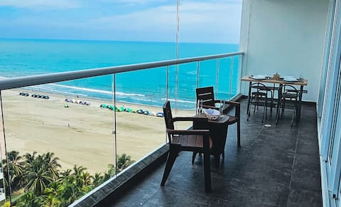Popular Airbnb listing: Oceanfront | Excellent view | Upper floor | Sleeps 8 in La Boquilla
