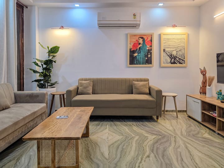 402 Homely 2 Bedroom Unit With Full Kitchen - New Delhi