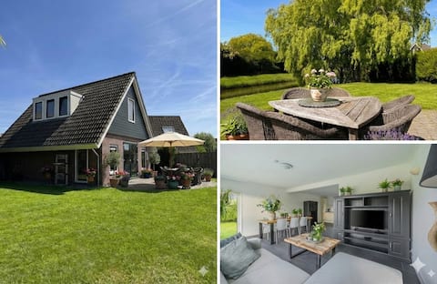 Cottage private garden, on continuous sailing and fishing water