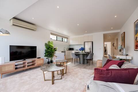Popular Airbnb listing: Luxury in Elwood’s Golden Mile - 2 Bedroom in Elwood