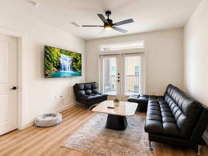 Cozy 2br Katy Stay - Pet, Work & Family Friendly - 카티
