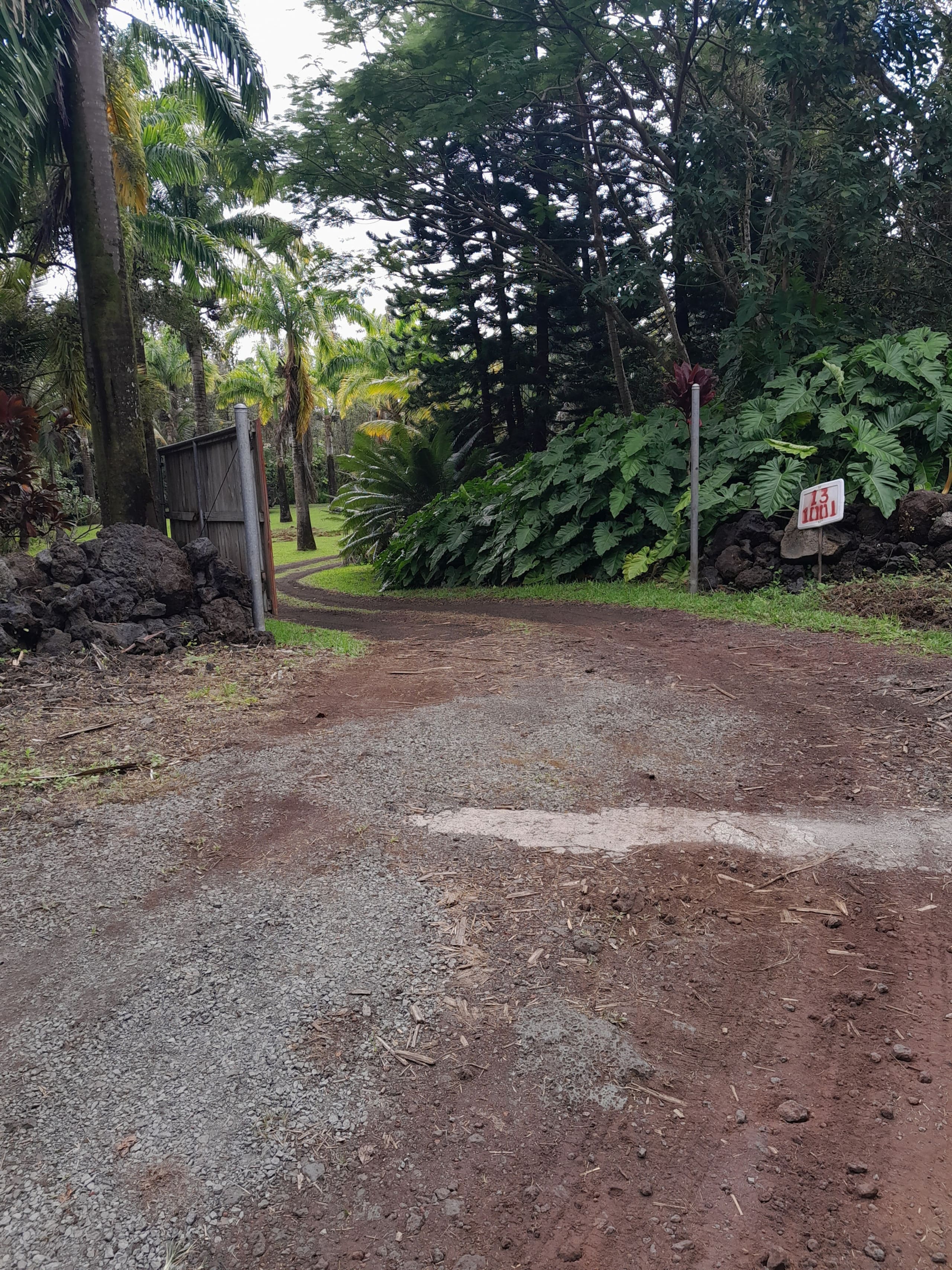 Cabin in Pahoa · ★5.0 · 1 bedroom · 1 bed · 1 private bath - Image 11