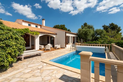 Charming Villa with Pool, A/C & Sea-Lagoon Views