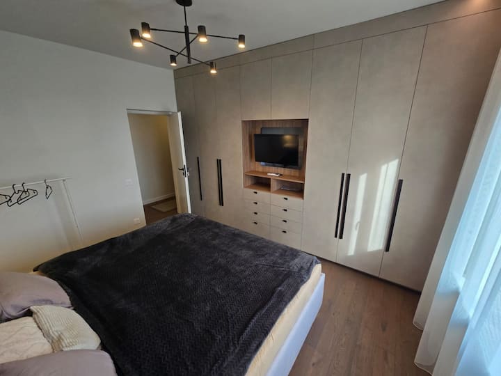 Panoramic Balcony 3bd Apt. With King Bed + Crib - Lituanie