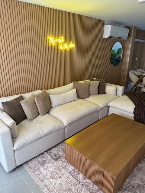 Top performing Airbnb: Spacious, Modern Home in the Eje Cafetero! in La Tebaida