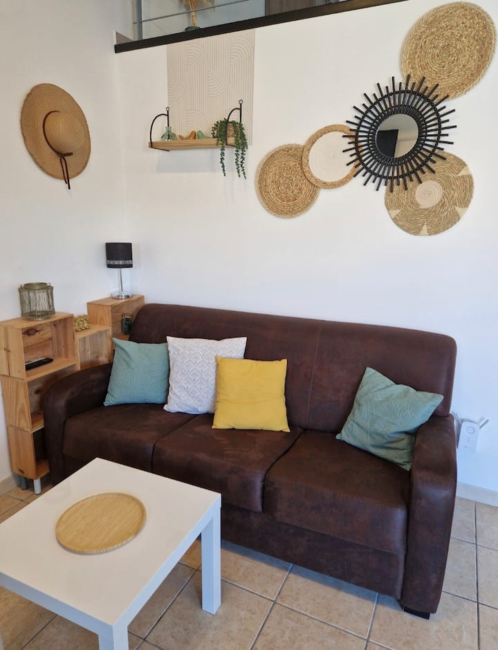 บริเวณเลานจ์ลอดจ์ 1