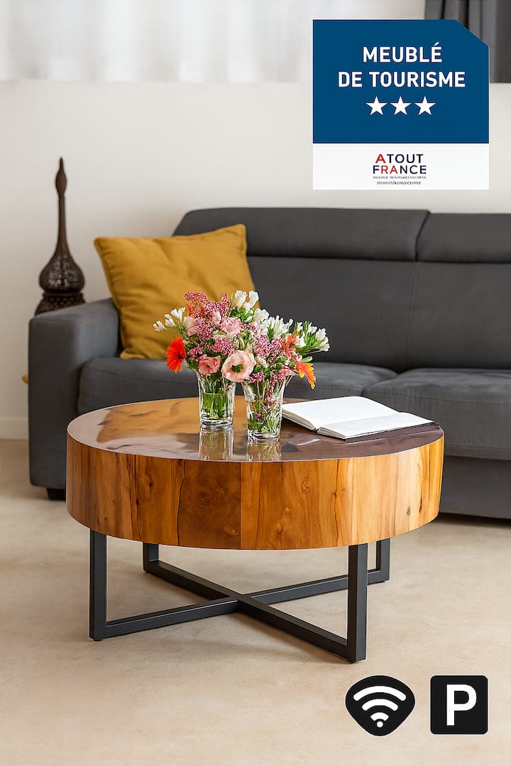 hapësirë për t 'u ulur me divan të konvertueshëm 140x190 me dyshek cilësor 
Përfshihet fibra me shpejtësi të lartë 
siguro parkim falas në ambient