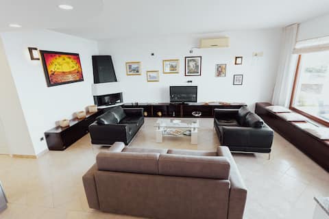 Top Airbnb: Detached house with a sea view in Zambrone